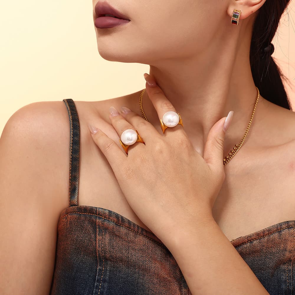 Elegant Oversized Pearl Ring - Image 3