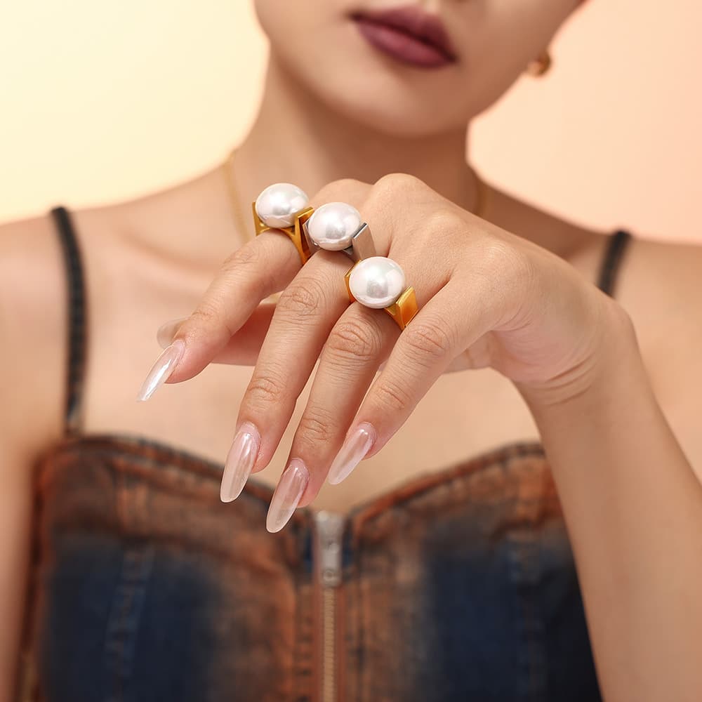 Elegant Oversized Pearl Ring - Image 2
